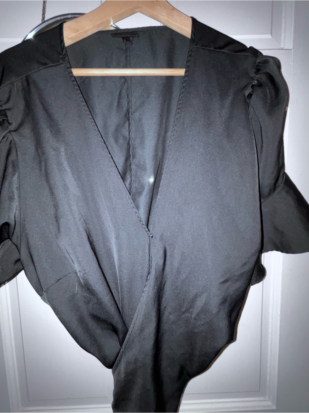 Who What Wear Black V-Neck Puff Sleeve Blouse